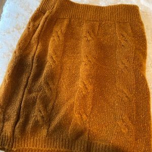 Fitted sweater skirt